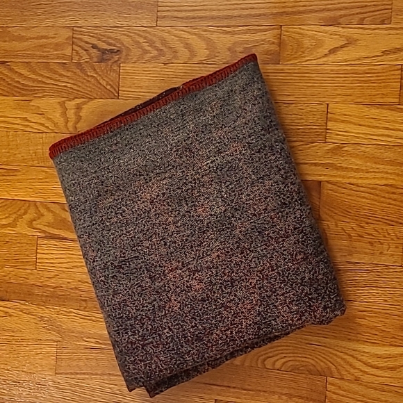 Poncho - Picture 4 of 4